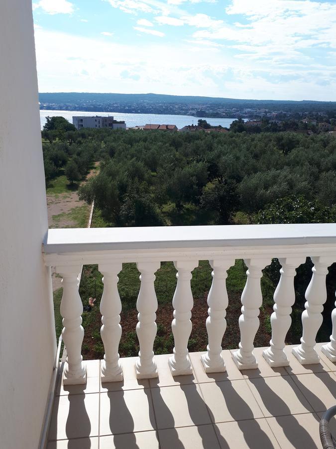 Guest House Katarina Malinska Eksteriør bilde